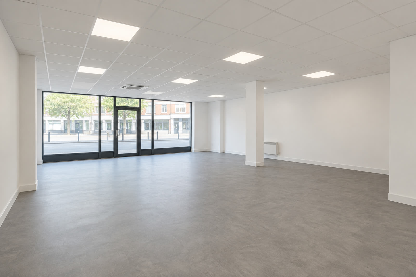Vacant Unit on Busy Road with Parking – photo 2 of 2